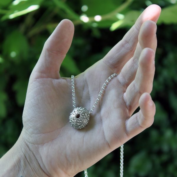 Collier grand oursin ovale