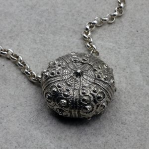 Collier oursin fermé