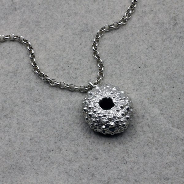 Collier petit oursin ovale – Image 2