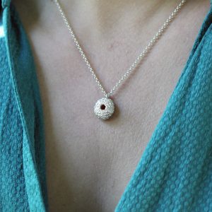 Collier petit oursin ovale