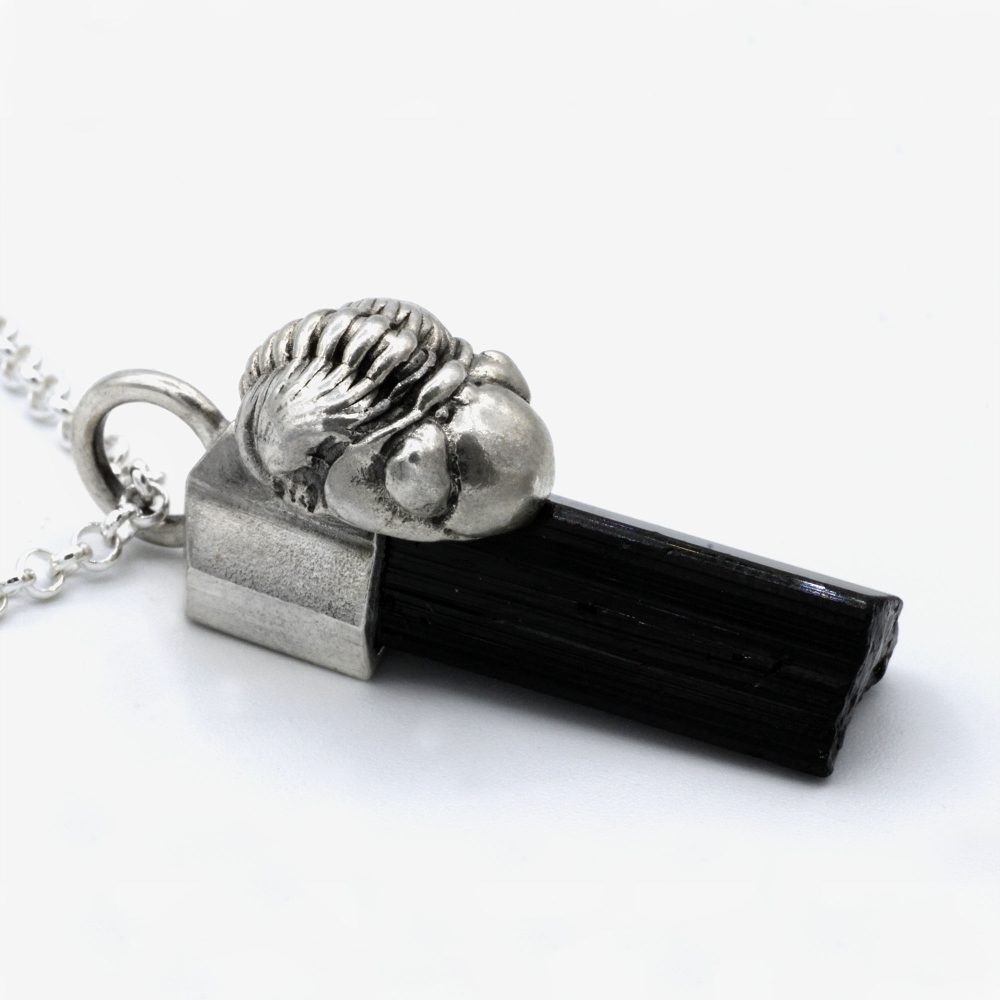 Trilobite et cristal de tourmaline brut,
argent 925 recyclé